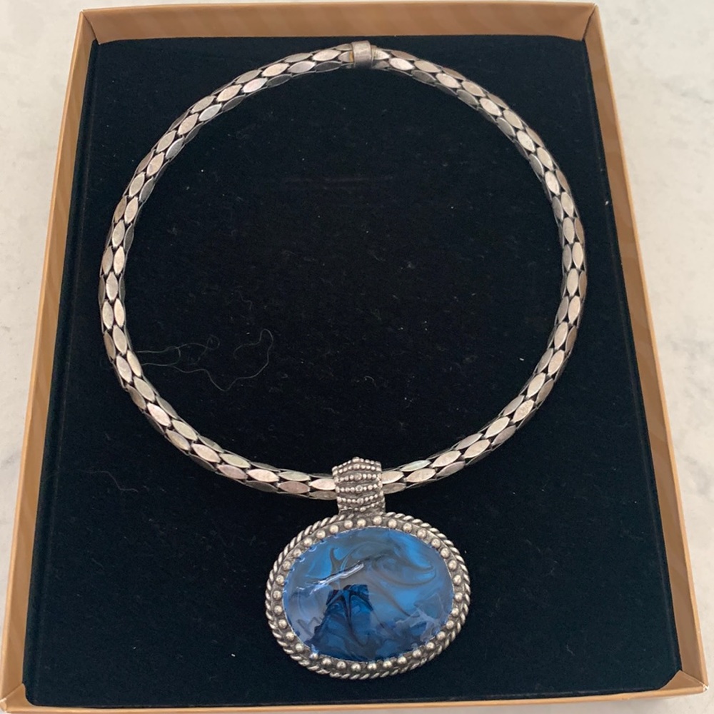 Necklace jewelry